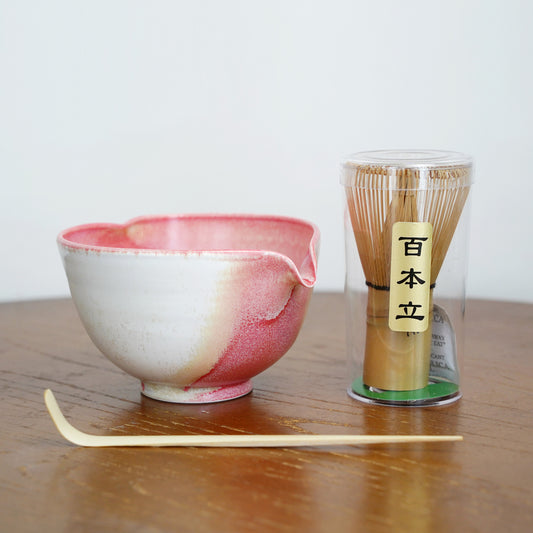 Heart-Shaped-Spouted-Matcha-Bowl-with-whisk-spoon