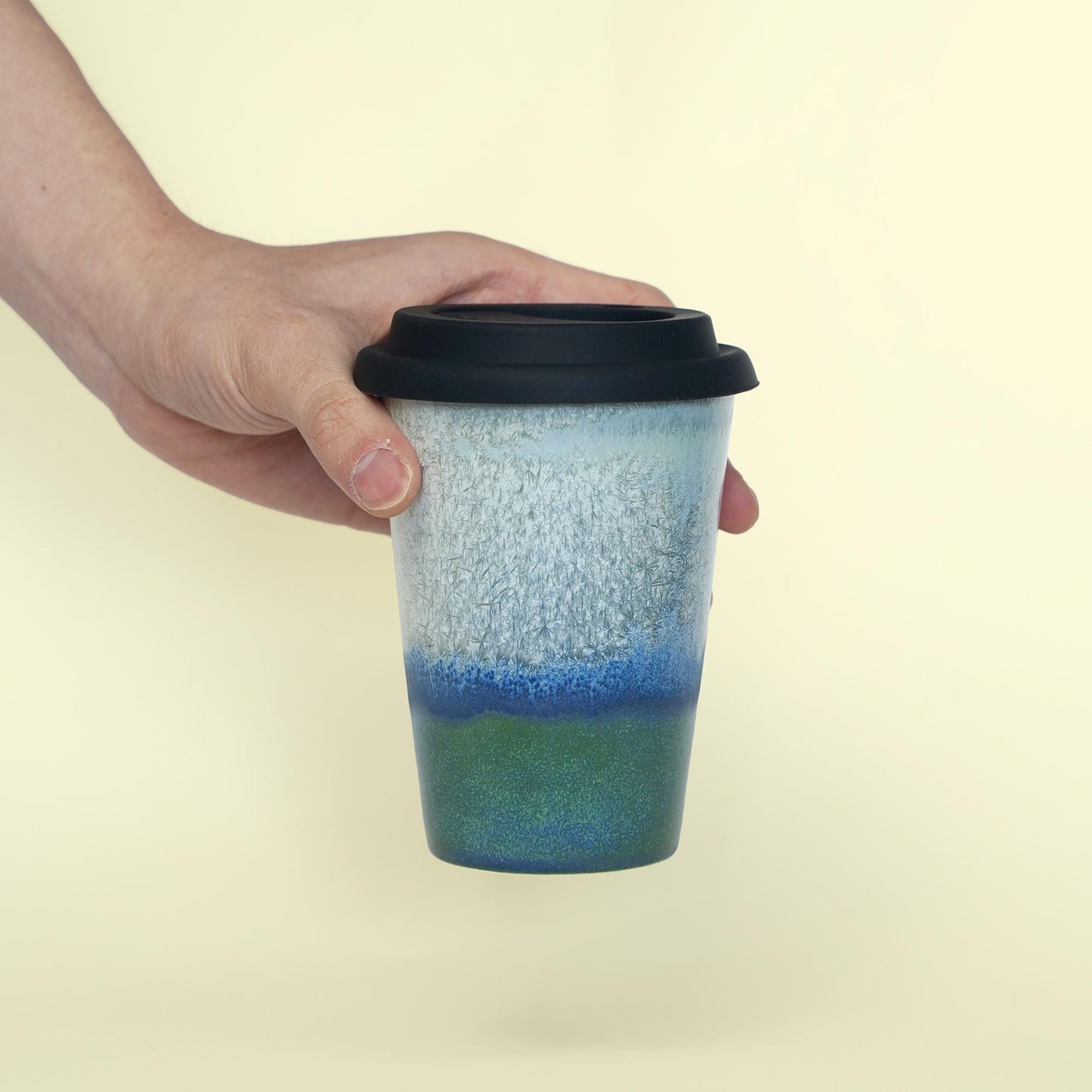 11oz Forest Green ceramic mug with black lid - Large capacity travel cup for long commutes. Thermal retaining, spill-proof silicone cover