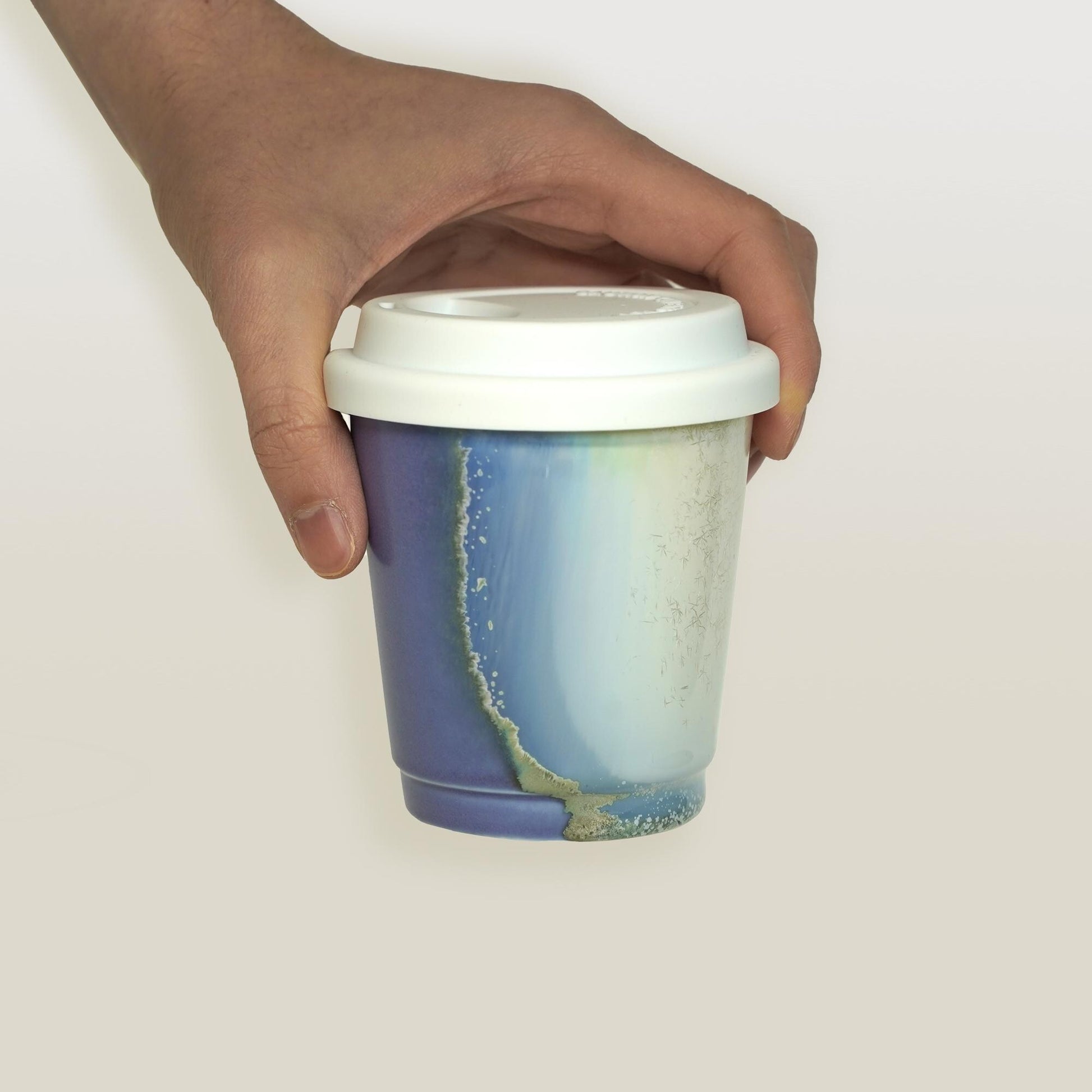 purple reusable to-go mug with white lid - Extra size for smoothies. Ergonomic grip, eco-friendly